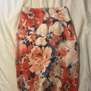 This is a nice flower skirt size small.